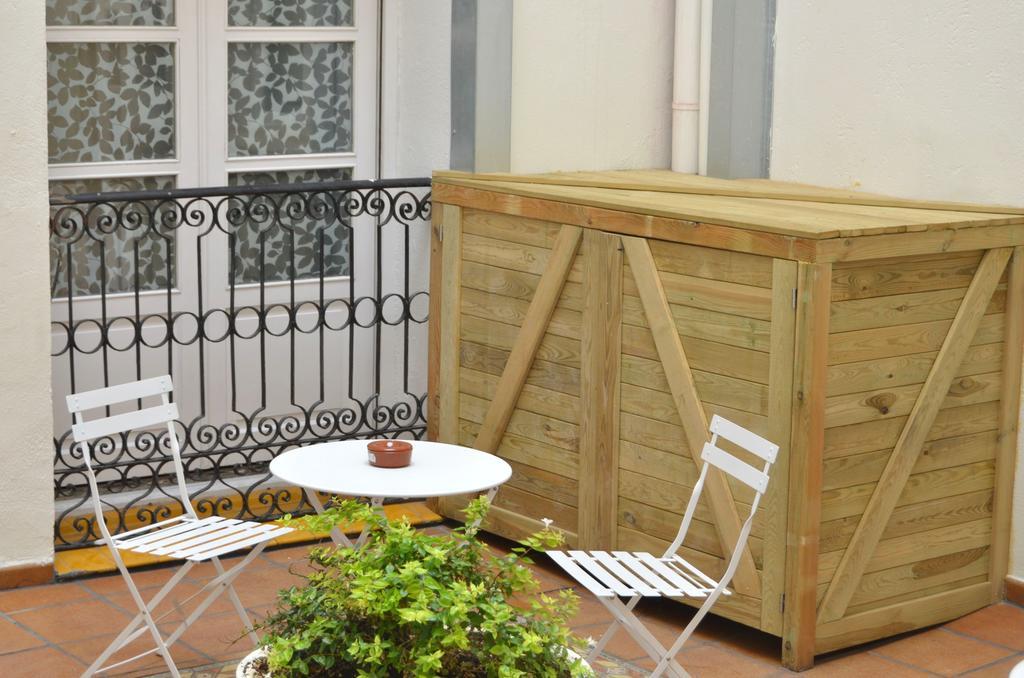 Far Home Atocha Madrid Exterior foto