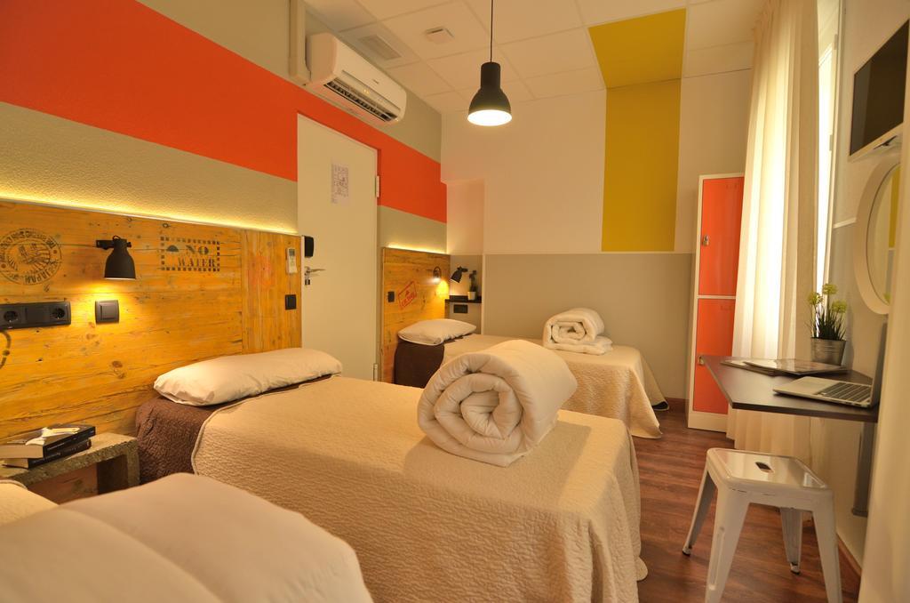Far Home Atocha Madrid Exterior foto