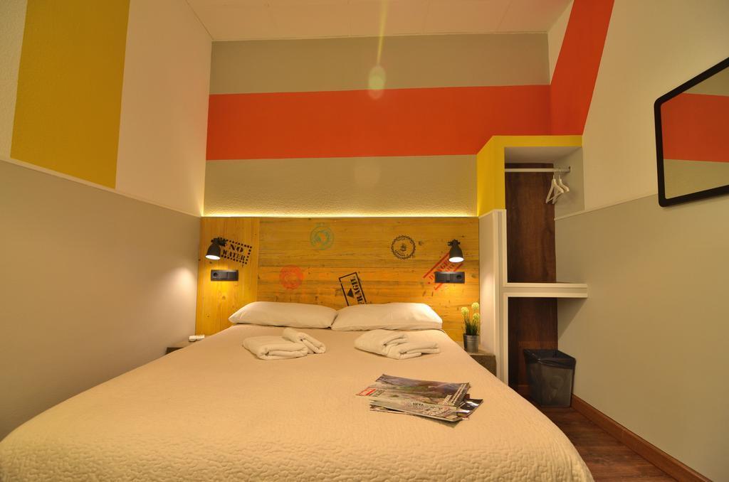 Far Home Atocha Madrid Exterior foto