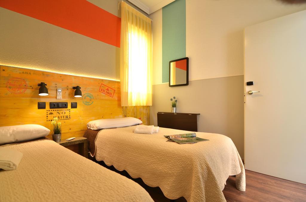 Far Home Atocha Madrid Exterior foto